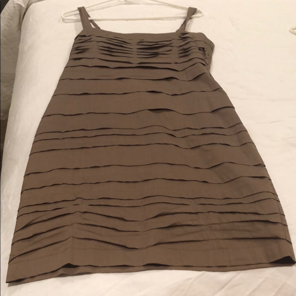 Dress pleaded fitted
